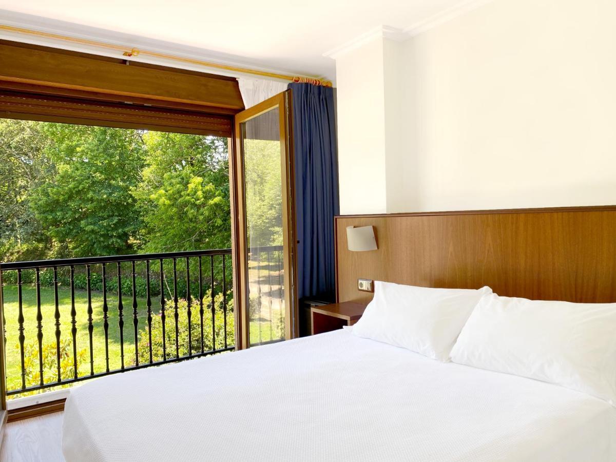 Hotel Entrerobles Sabaris Exteriör bild