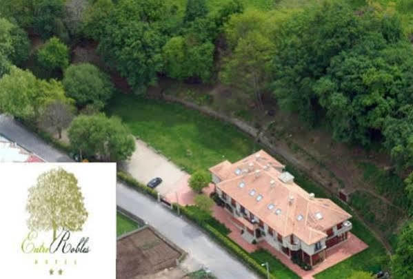 Hotel Entrerobles Sabaris Exteriör bild