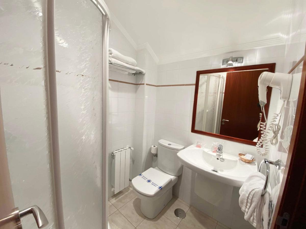 Hotel Entrerobles Sabaris Exteriör bild